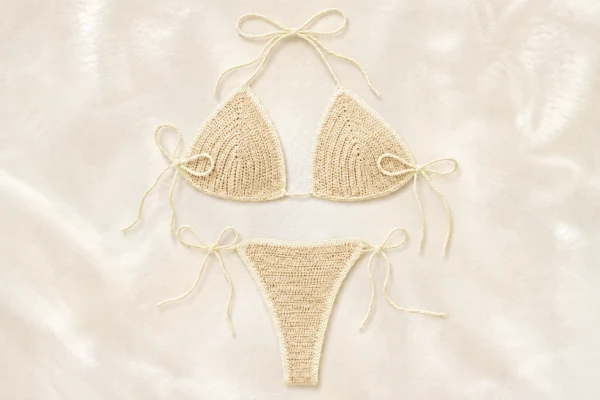 Bikini's foto | Alma Hilo |  BizneCubano